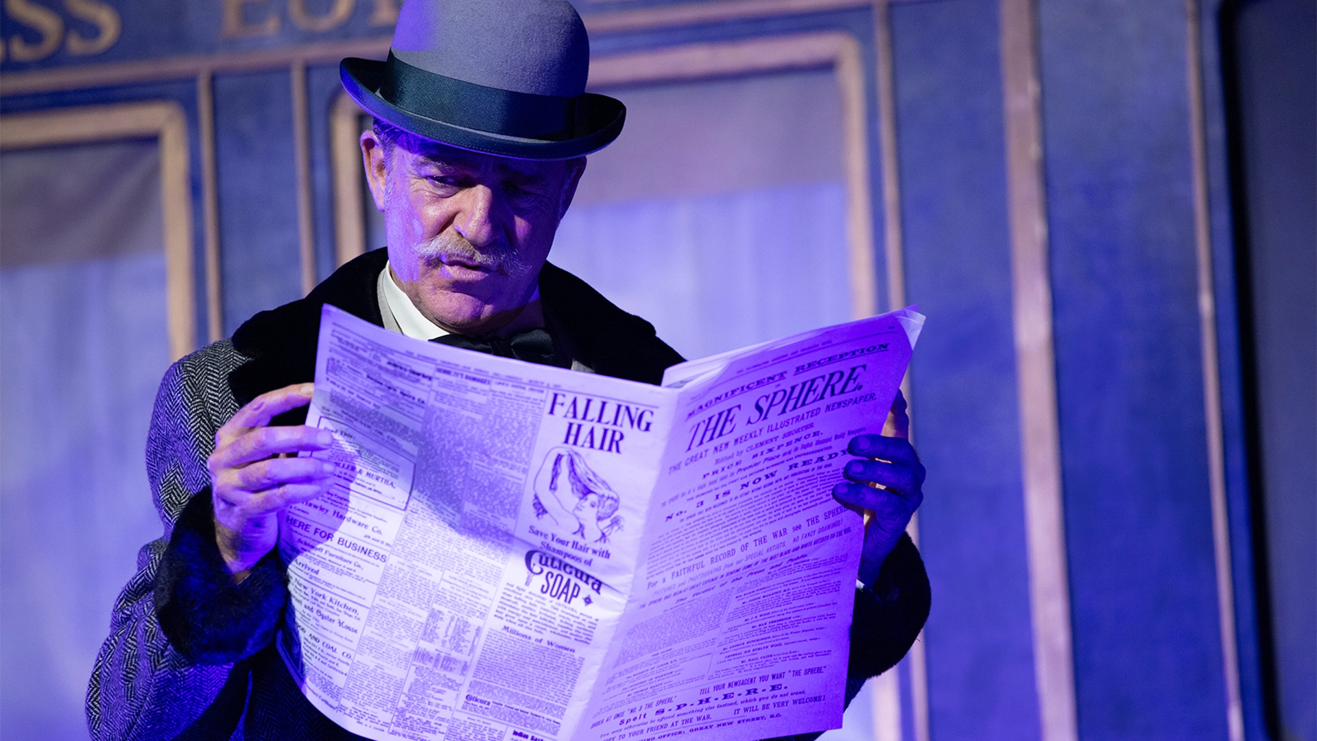 Imagen de uno de los actores de la obra de teatro "Asesinato en el Orient Express"