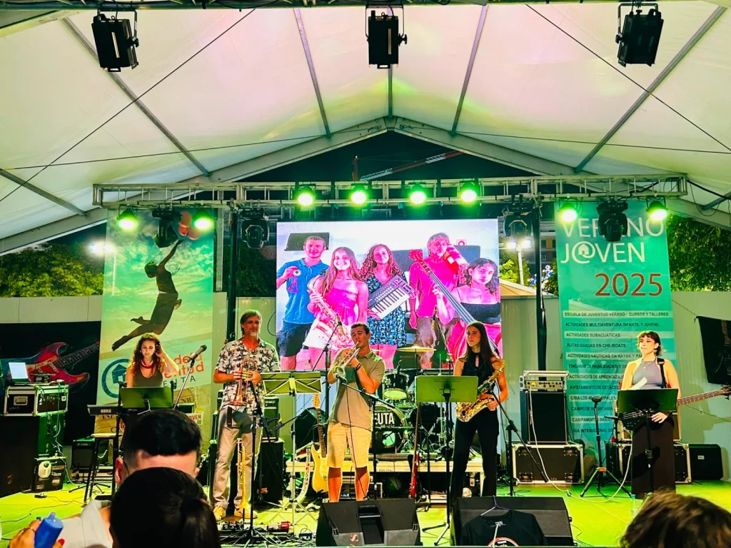 imagen de los conciertos de la caseta joven de la feria de ceuta